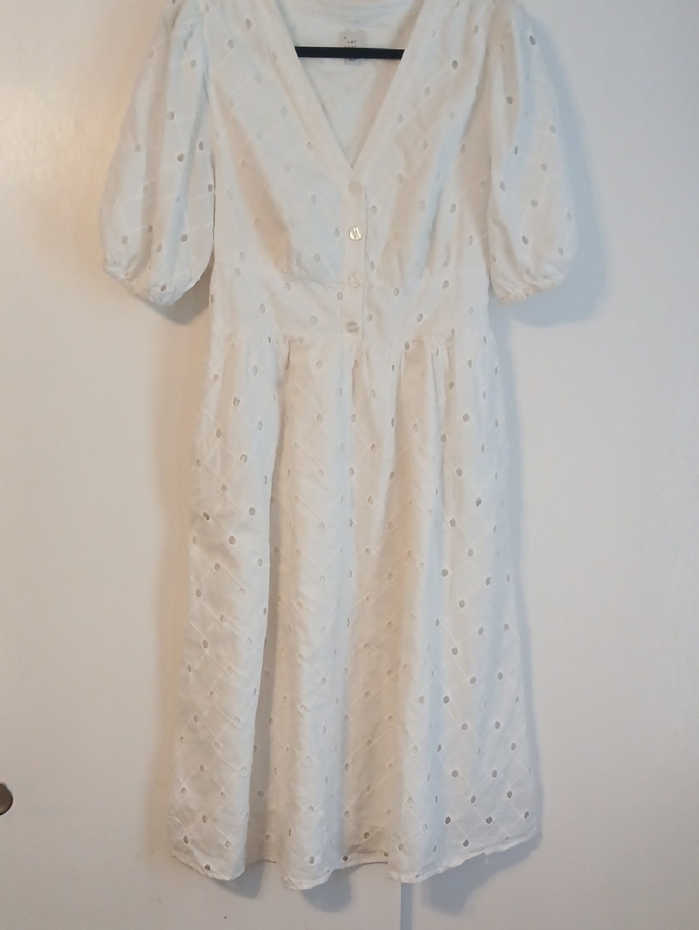 A New Day White Eyelet V-Neck Midi Dress in Size M